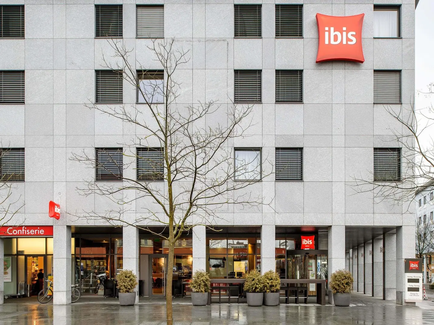 ibis Baar Zug EXTERIOR