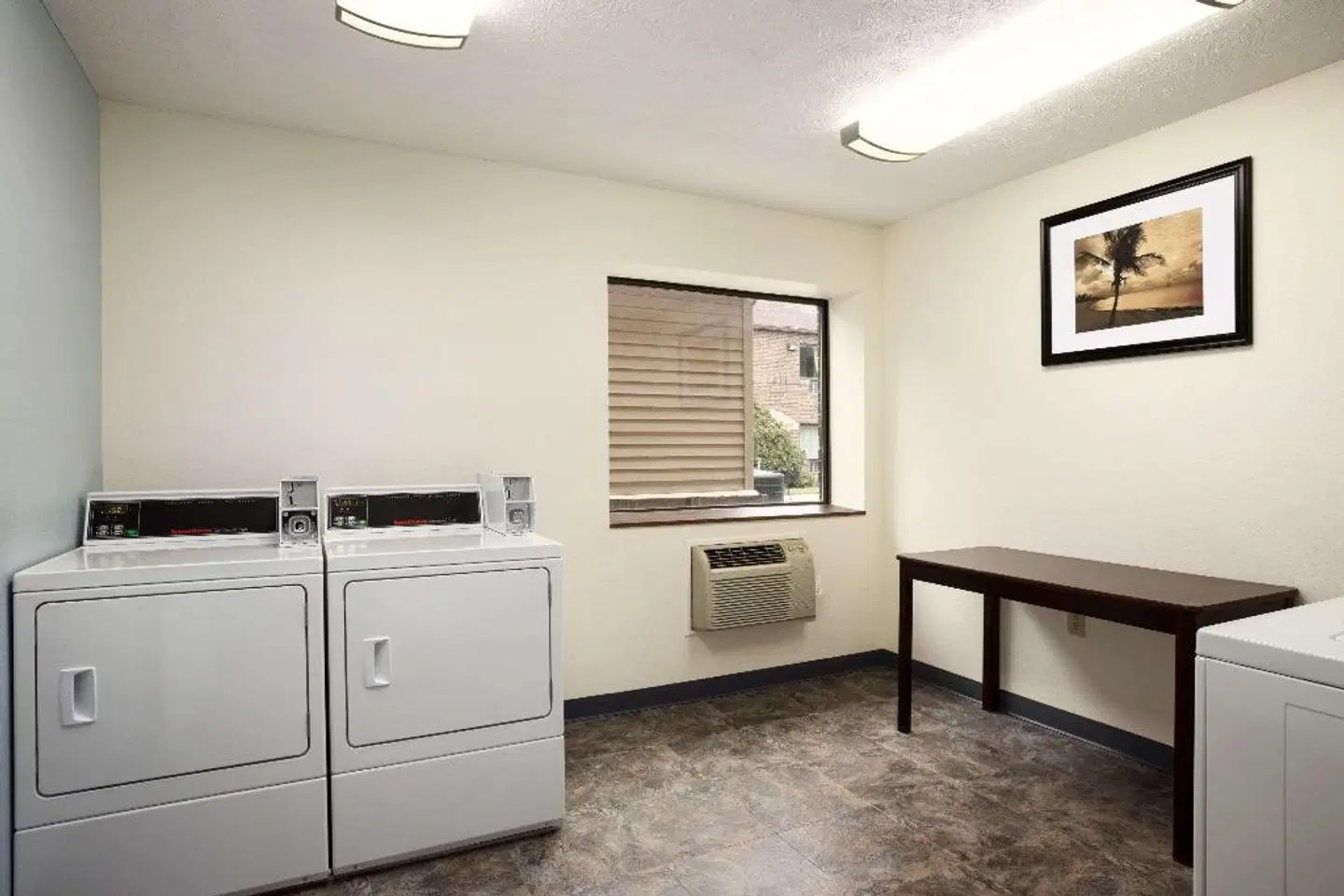 Days Inn by Wyndham Middletown ROOM_EXAMPLE