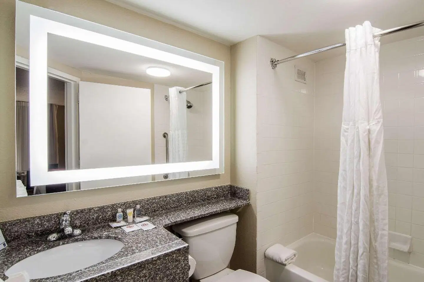 Comfort Inn Pensacola - University Area Badezimmer