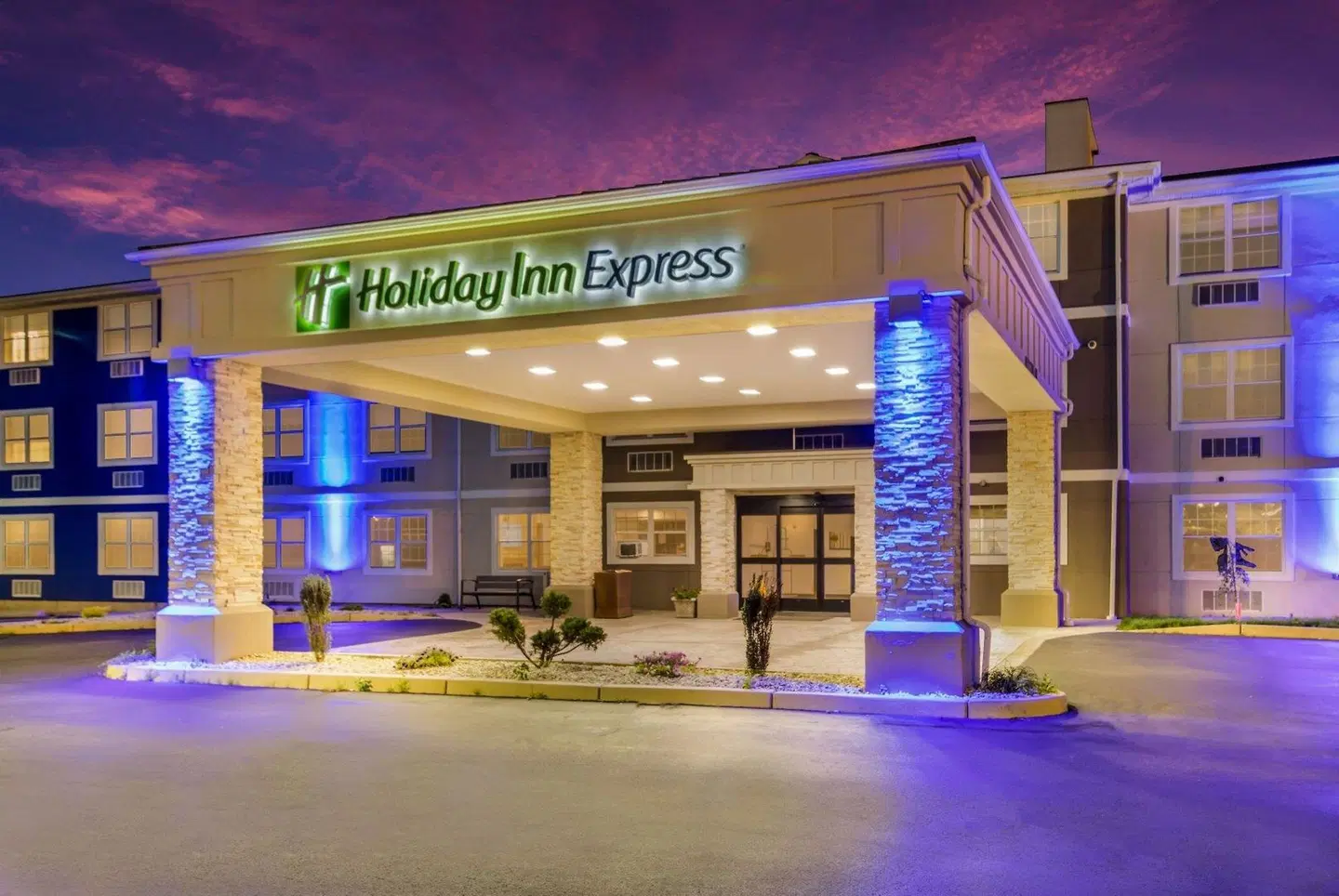 Holiday Inn Express Plymouth by IHG EXTERIOR