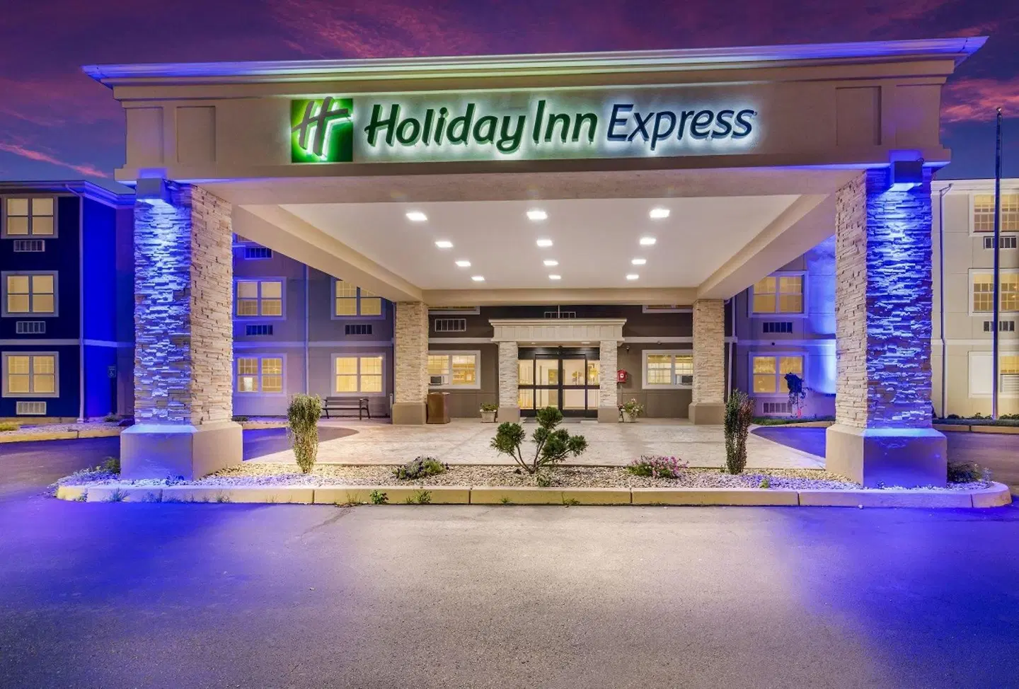 Holiday Inn Express Plymouth by IHG LOUNGE_LOBBY