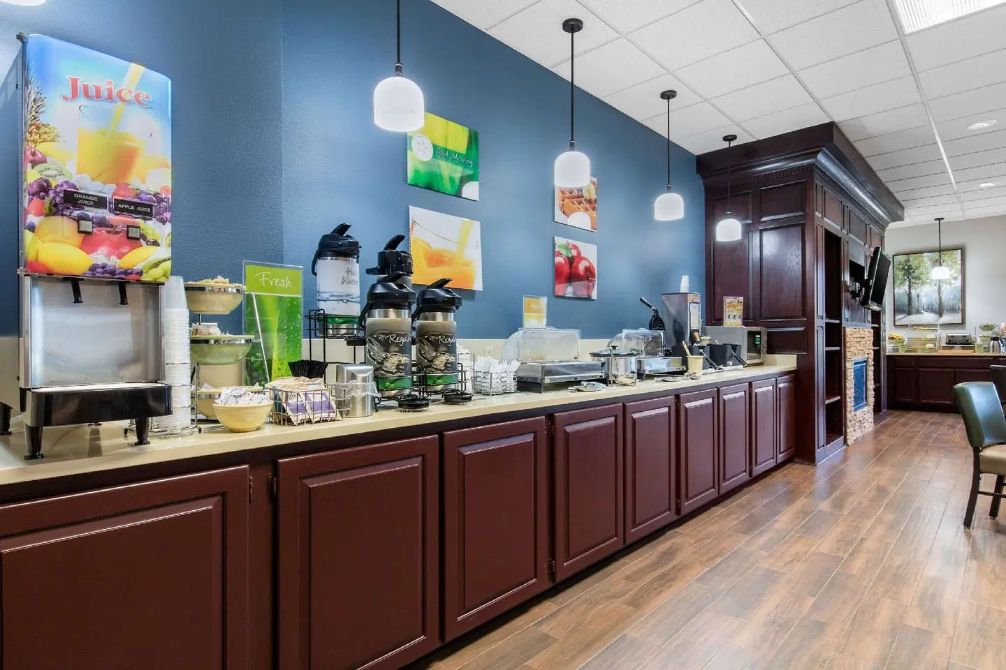 Quality Inn & Suites Mountain Home North Bar