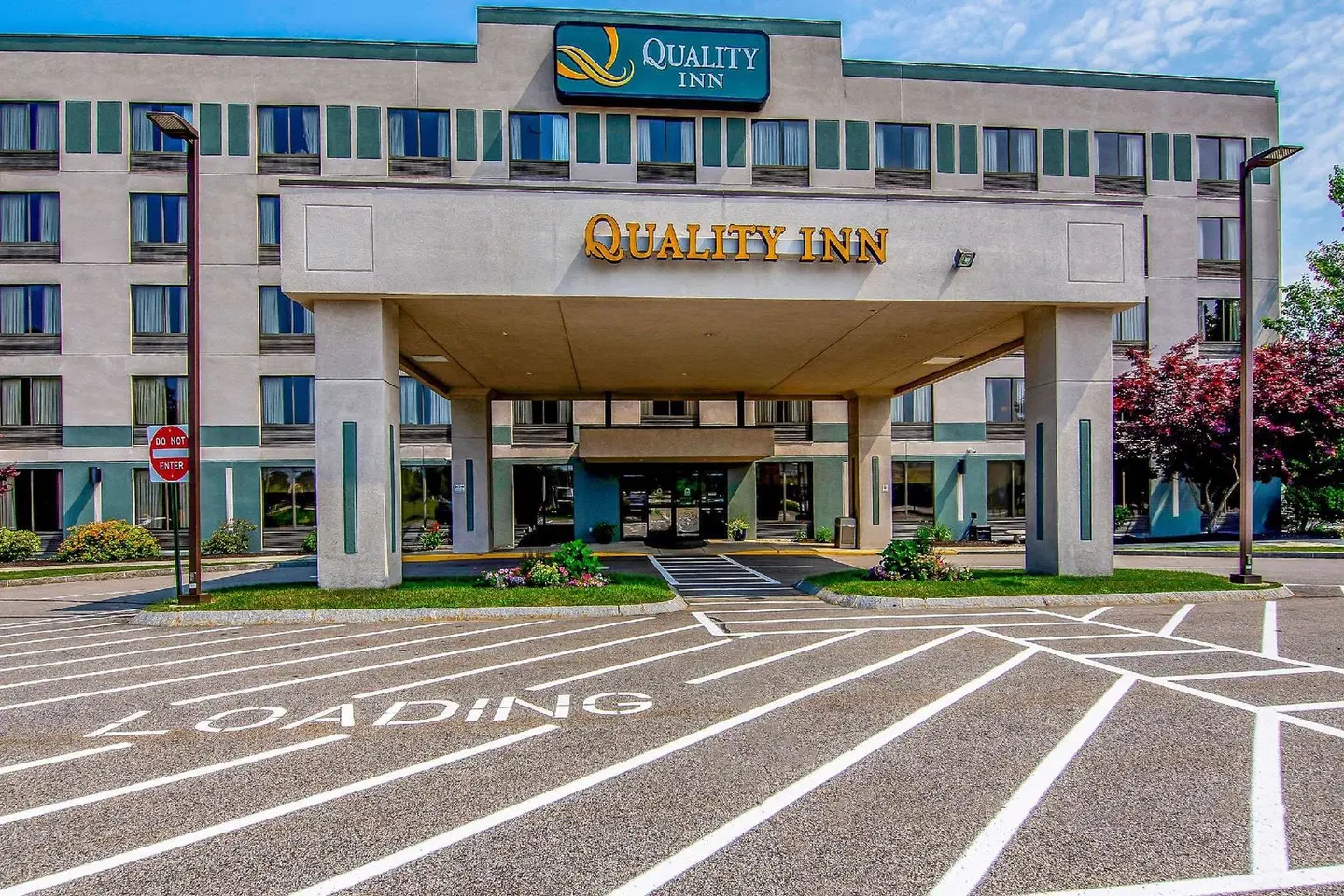Quality Inn Portsmouth EXTERIOR