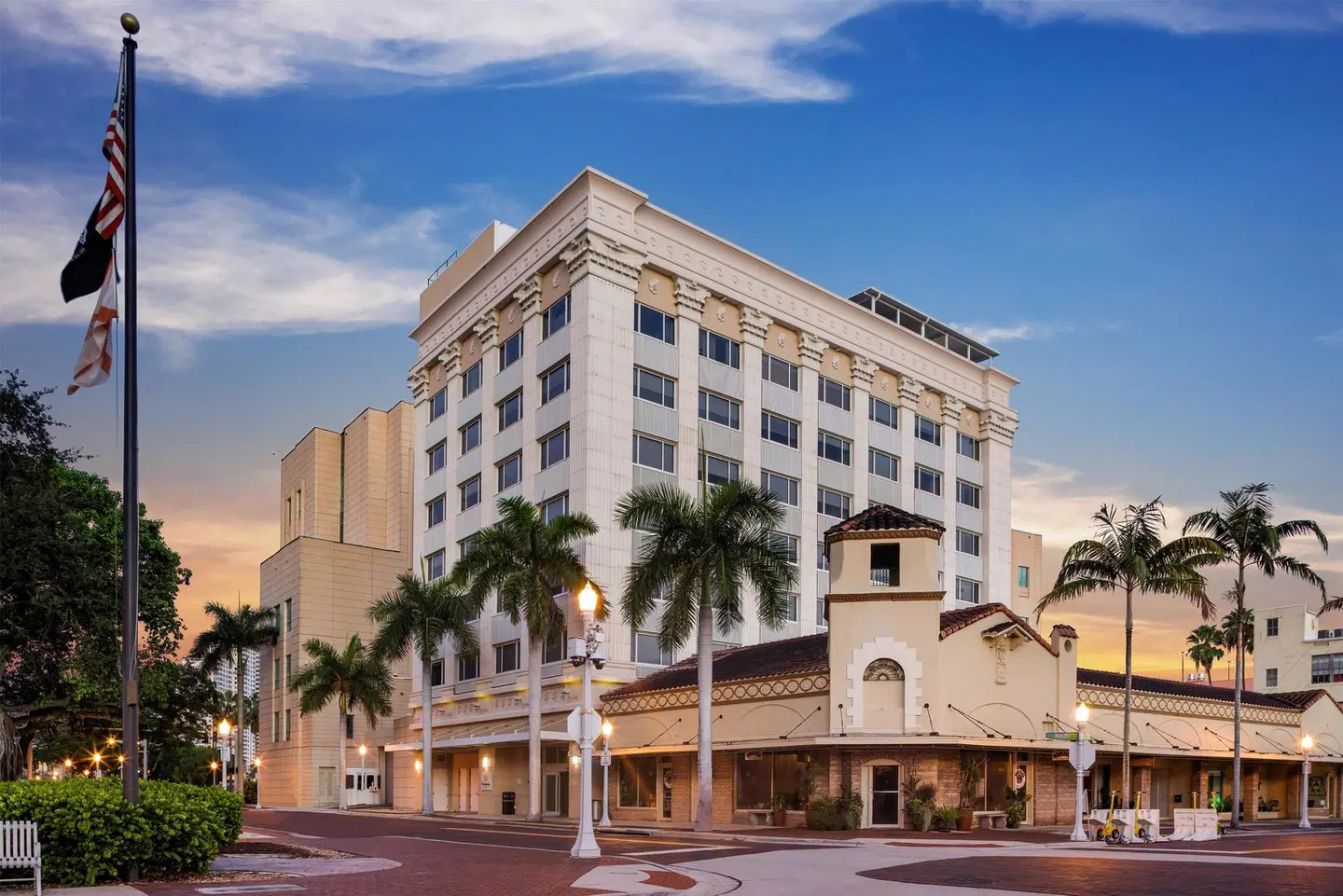 The Banyan Hotel Fort Myers, Tapestry Collection by Hilton EXTERIOR