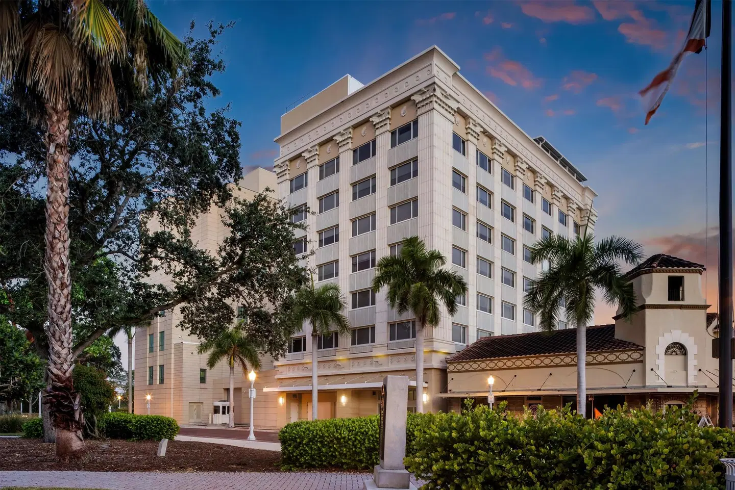 The Banyan Hotel Fort Myers, Tapestry Collection by Hilton EXTERIOR