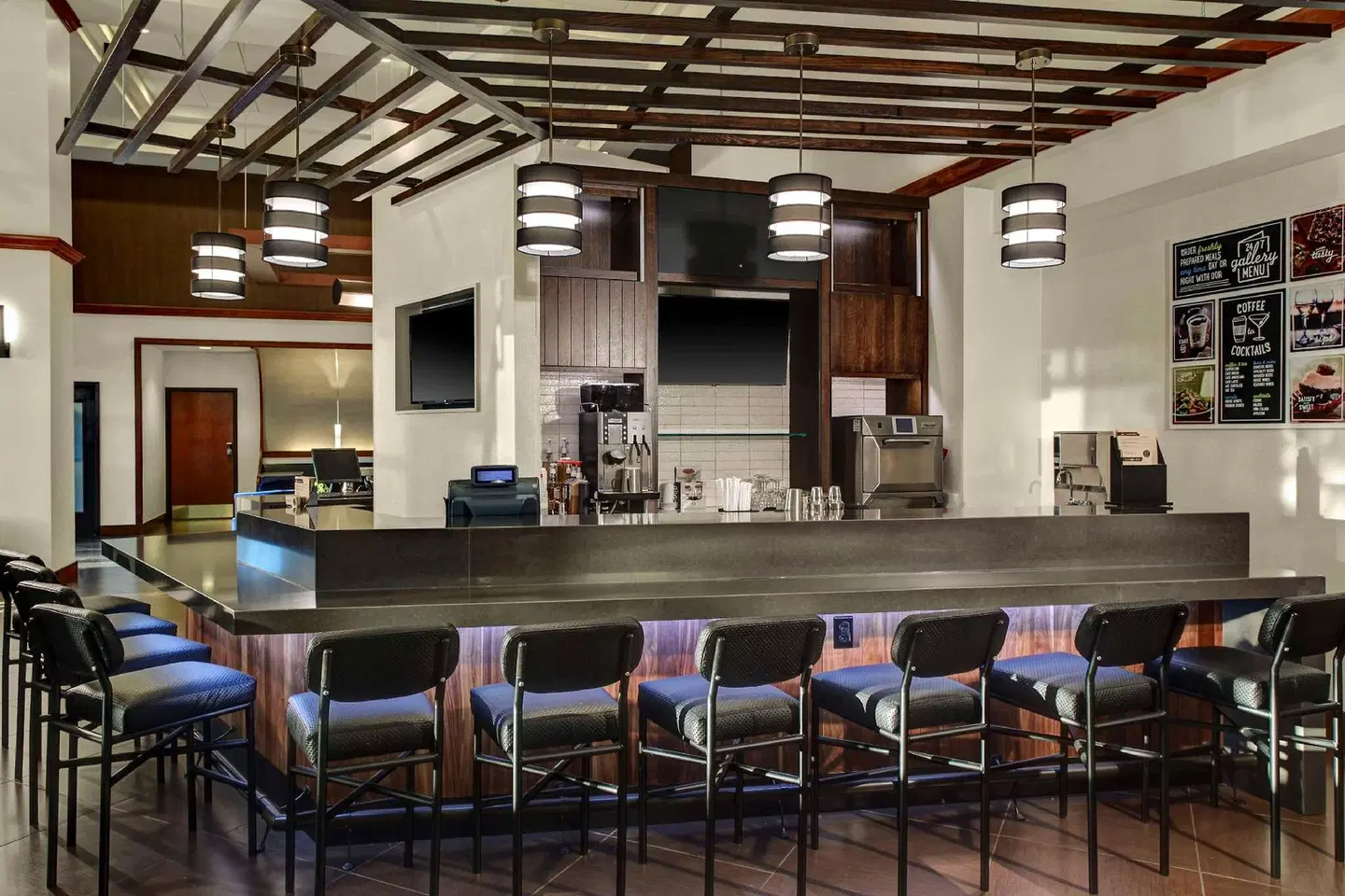 Hyatt Place Louisville-East Bar
