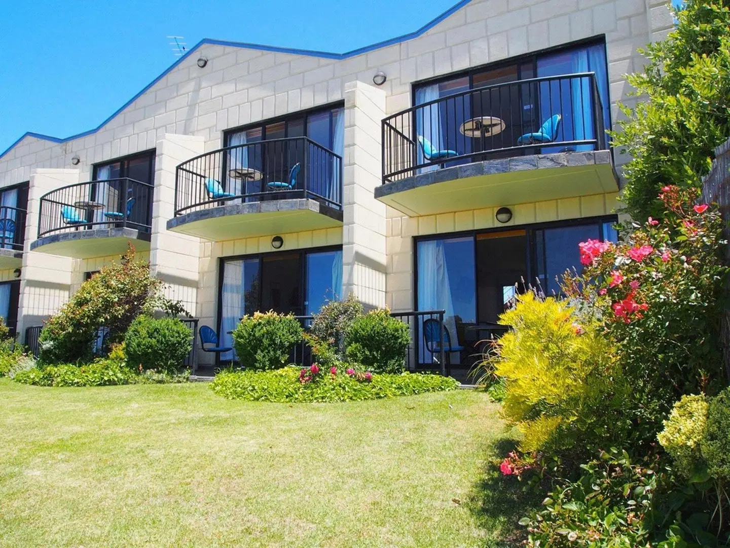 Apollo Bay Waterfront Motor Inn EXTERIOR
