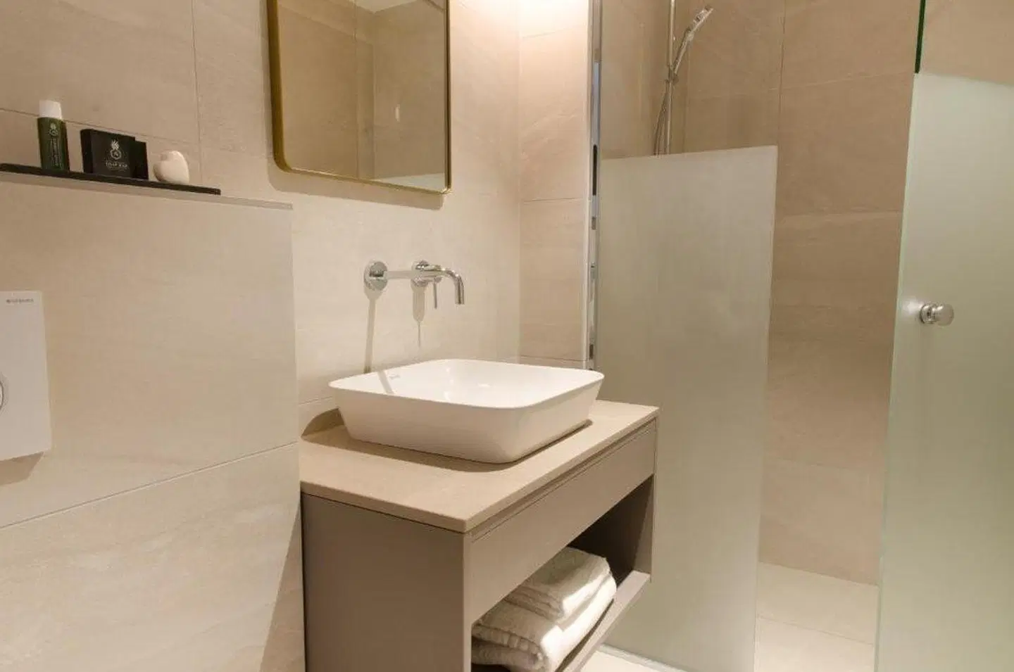 Hotel Flora Batava Badezimmer