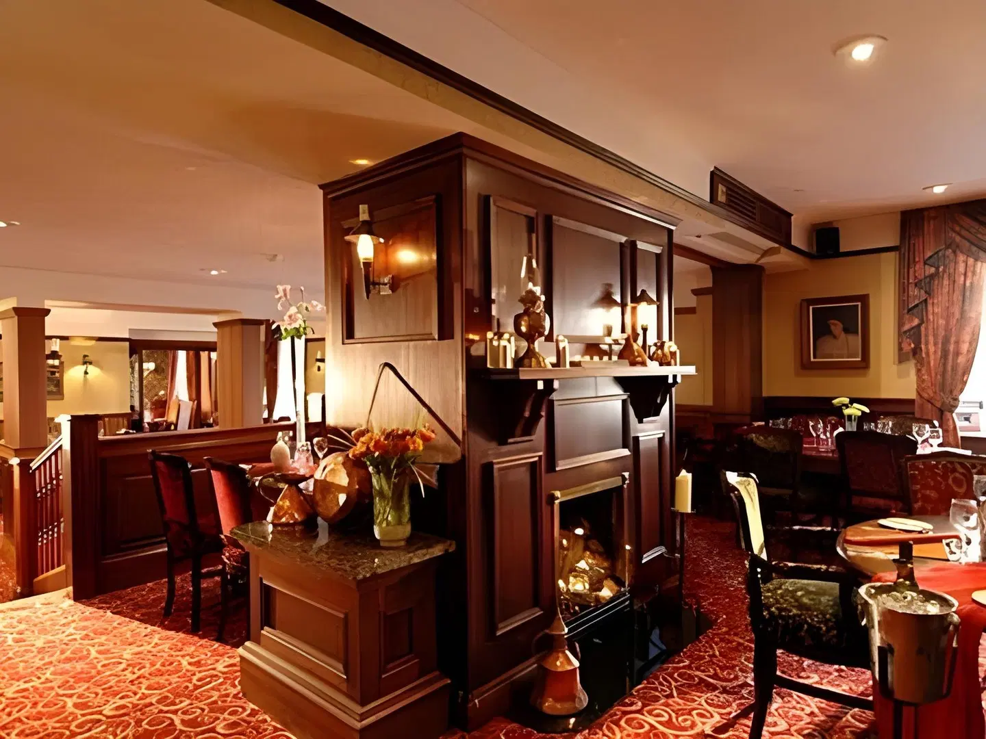 Kee's Hotel Bar