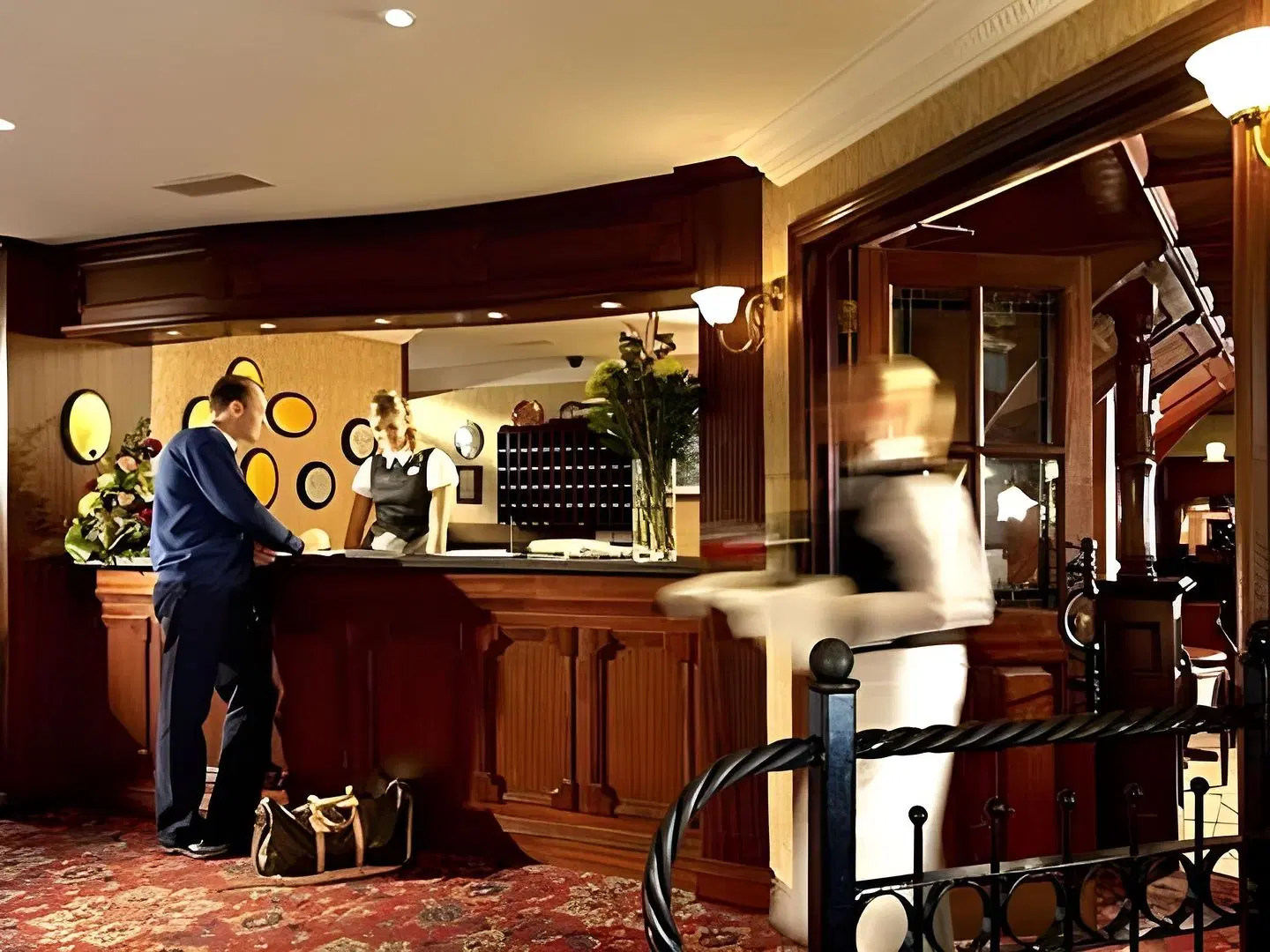 Kee's Hotel Bar