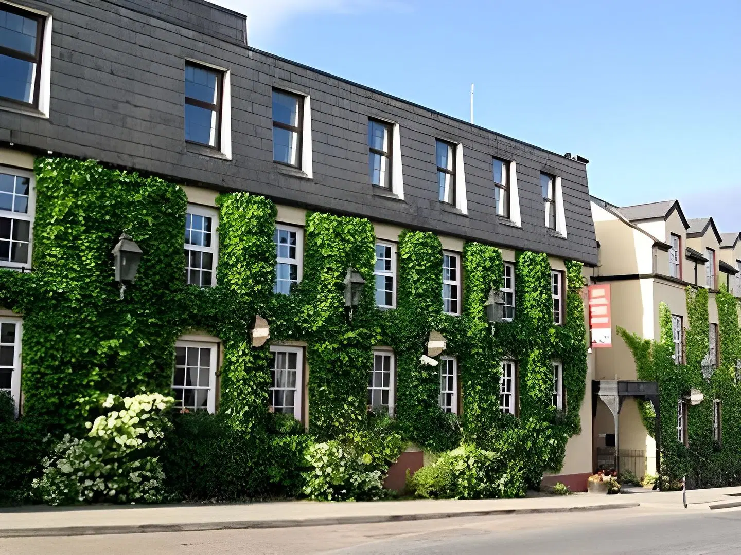 Kee's Hotel EXTERIOR