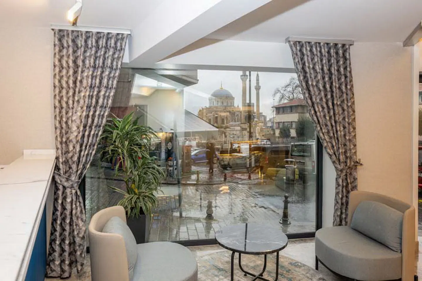 Baver Hotel Bar