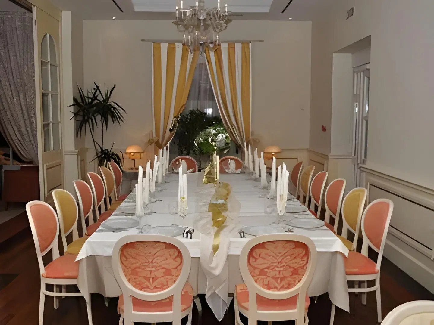 Arbiana Hotel Restaurant
