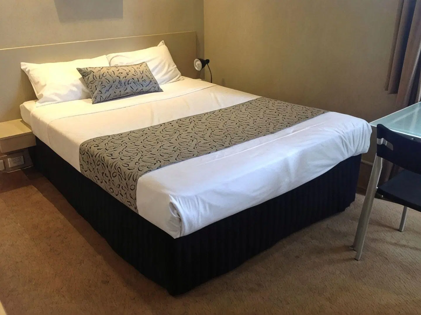 Econo Lodge Parkville Place ROOM_EXAMPLE