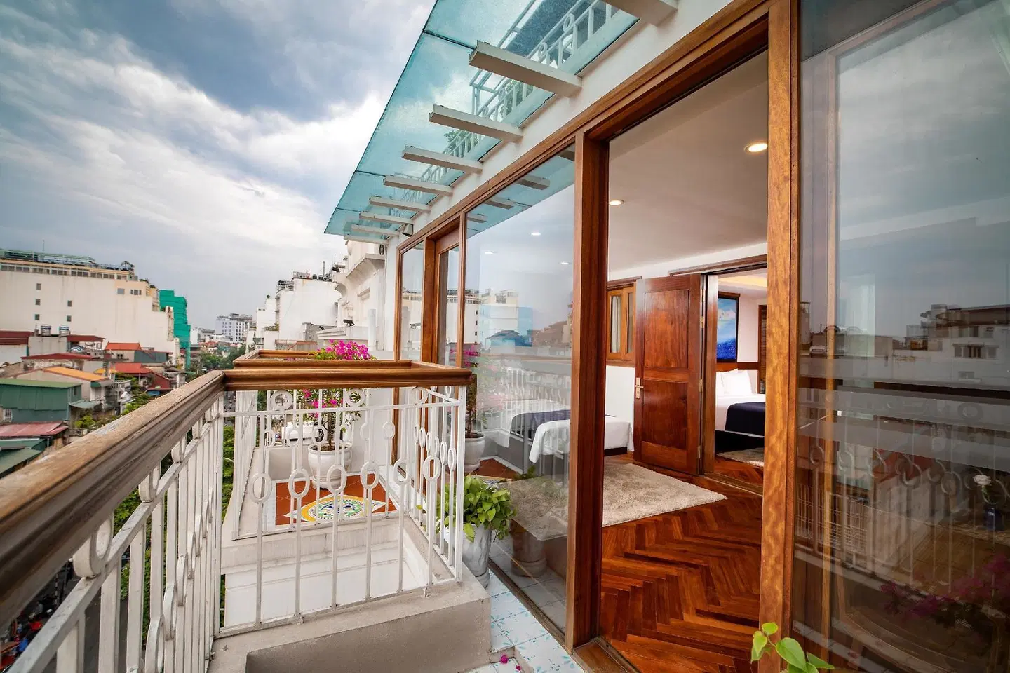 Hai Bay Hotel Bar