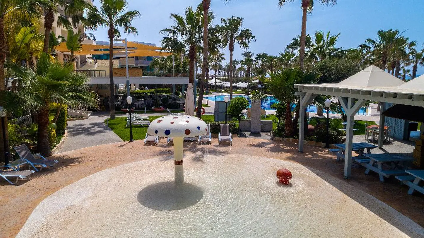 Aquamare Beach Hotel & Spa Strand