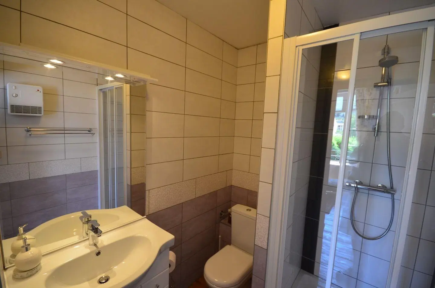 Maison Prades Badezimmer