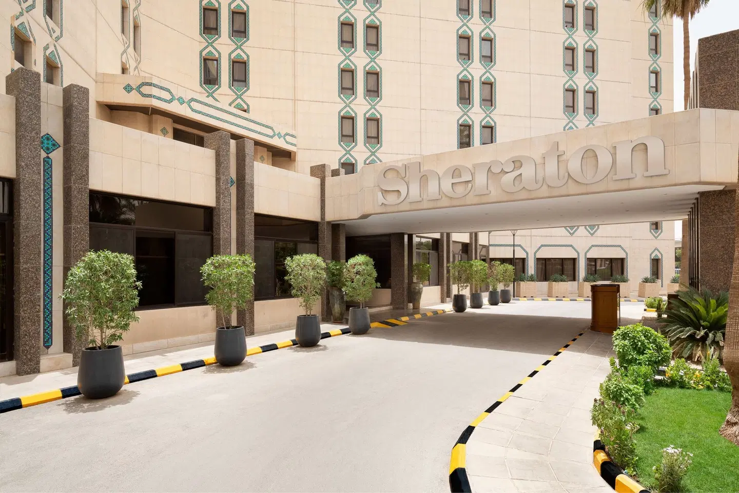Sheraton Riyadh Hotel & Towers EXTERIOR