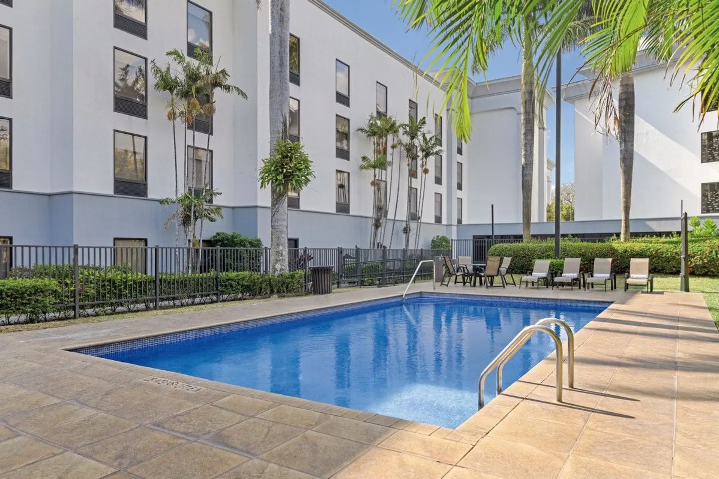 Hampton by Hilton San José Airport OUTDOOR_POOL