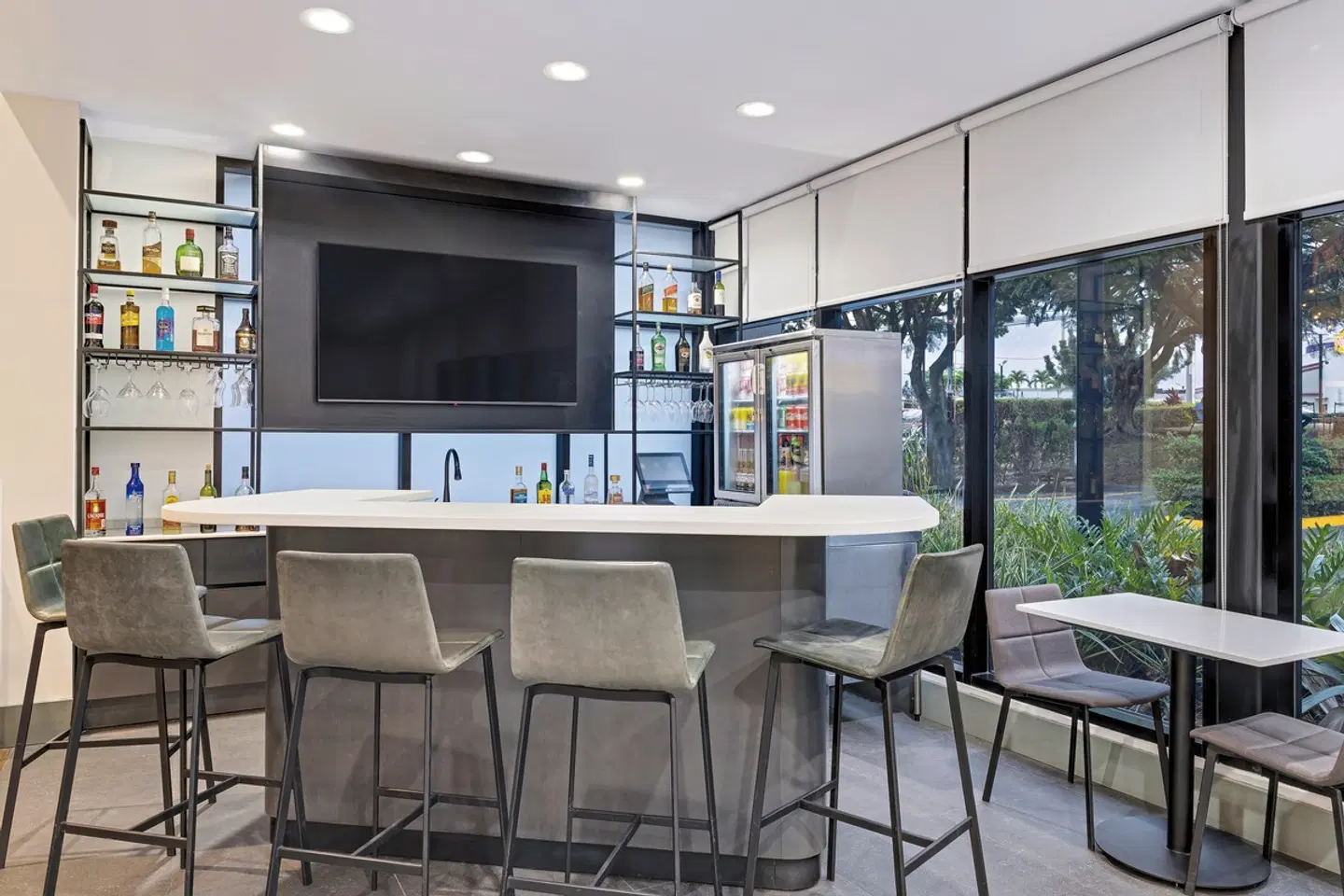 Hampton by Hilton San José Airport Bar