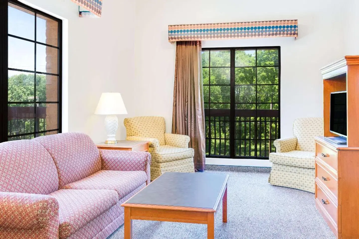 Days Inn by Wyndham Birmingham/West ROOM_EXAMPLE