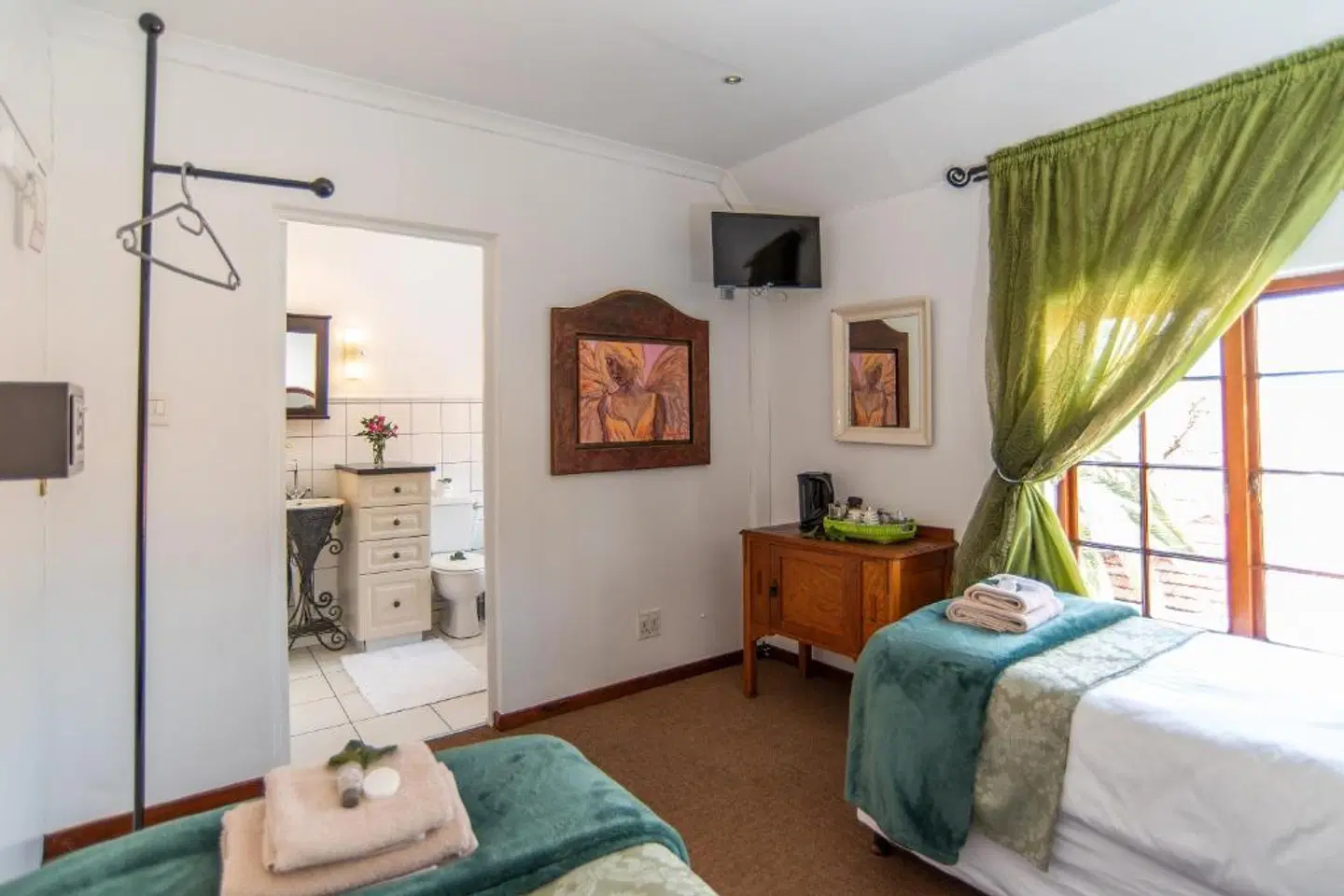 5th Avenue Gooseberry Guest House ROOM_EXAMPLE