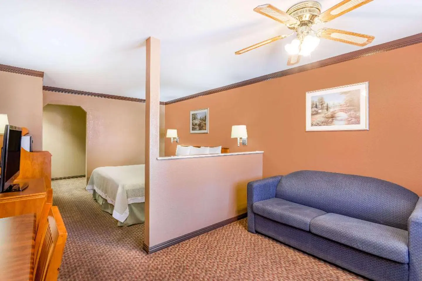 Days Inn by Wyndham Bishop ROOM_EXAMPLE