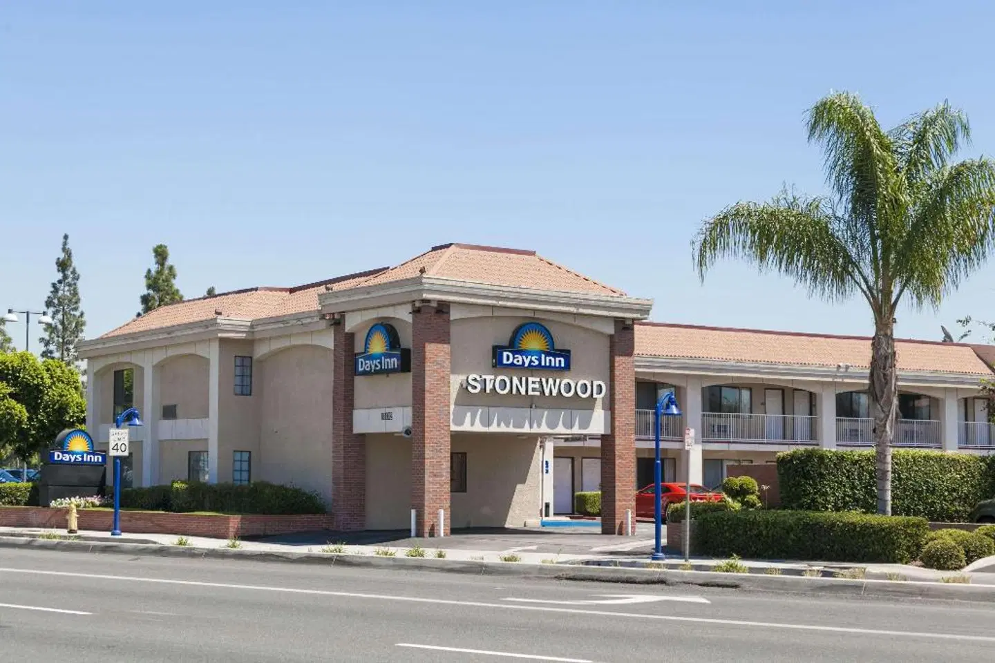 Days Inn by Wyndham Downey EXTERIOR
