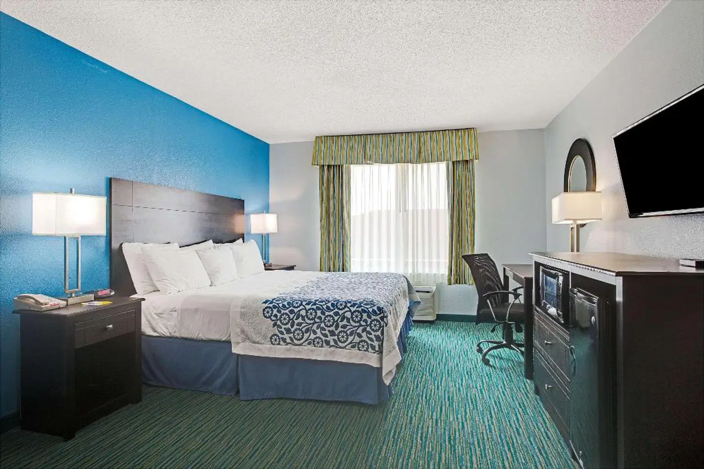 Days Inn by Wyndham Dallas Garland West ROOM_EXAMPLE