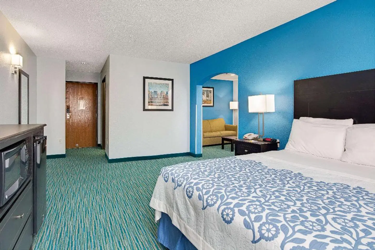 Days Inn by Wyndham Dallas Garland West ROOM_EXAMPLE
