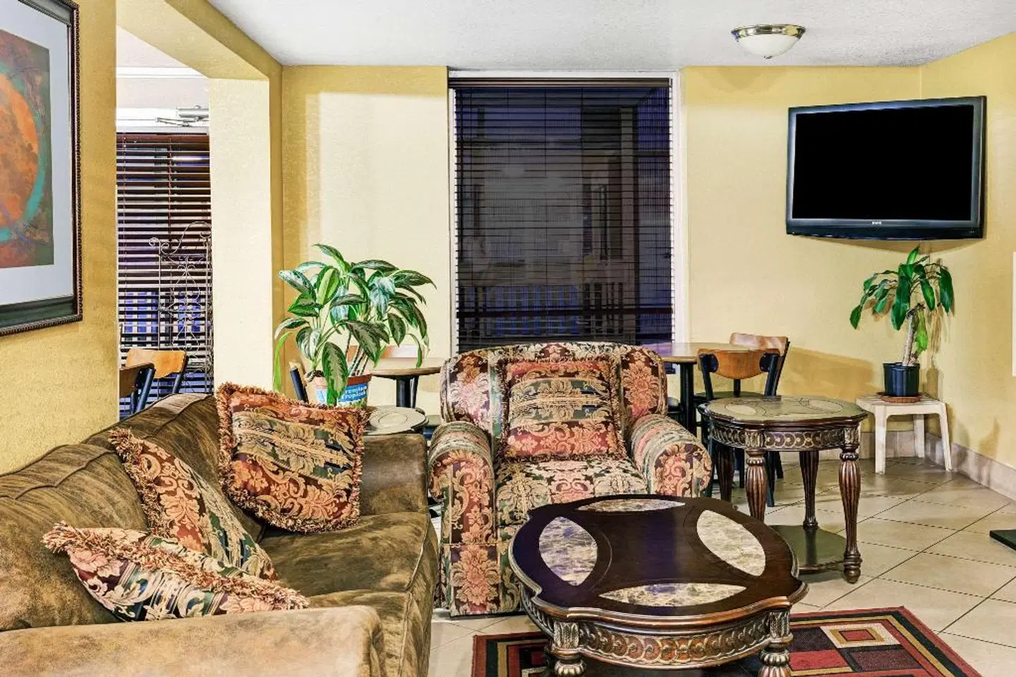 Days Inn & Suites by Wyndham Downtown Gatlinburg Parkway ROOM_EXAMPLE