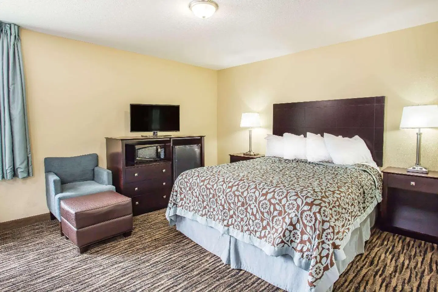 Days Inn by Wyndham Evansdale Waterloo ROOM_EXAMPLE