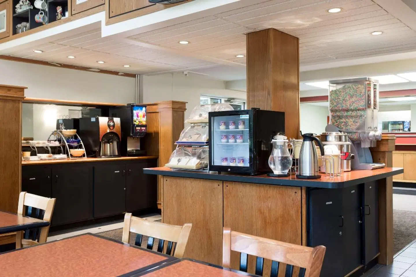 Days Inn by Wyndham Harrisburg North Bar
