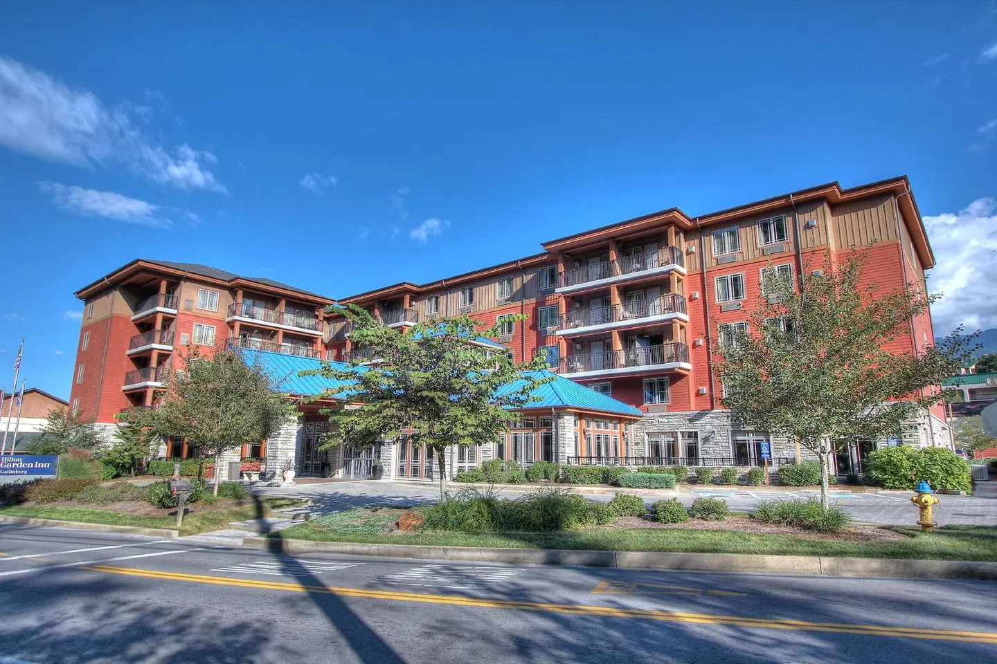 Hilton Garden Inn Gatlinburg EXTERIOR
