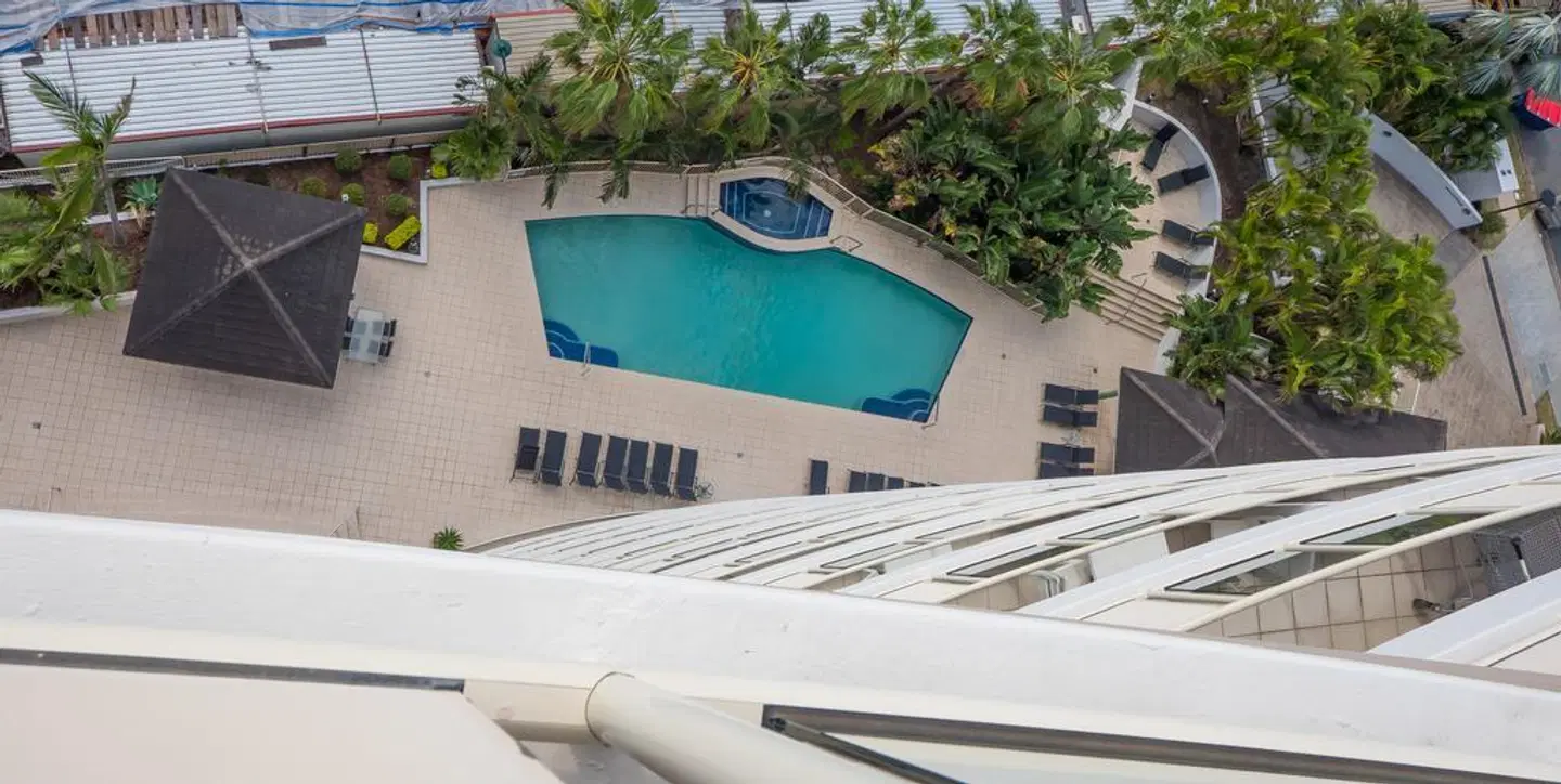 Broadbeach Savannah Hotel & Resort OUTDOOR_POOL