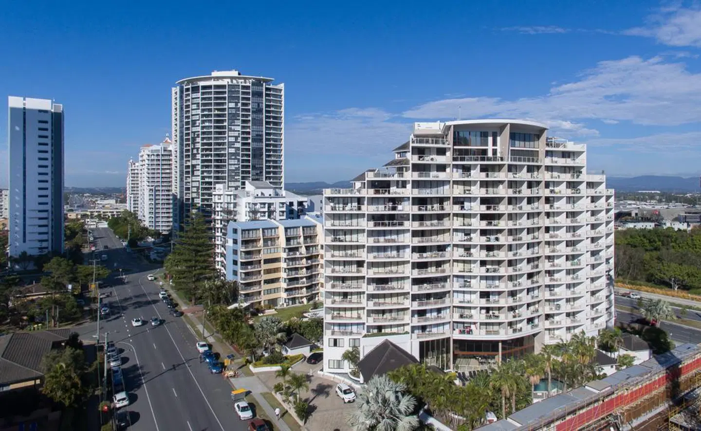 Broadbeach Savannah Hotel & Resort EXTERIOR