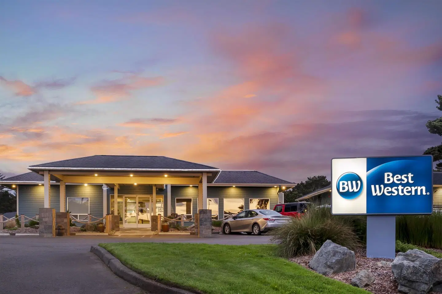 Best Western Inn At Face Rock EXTERIOR