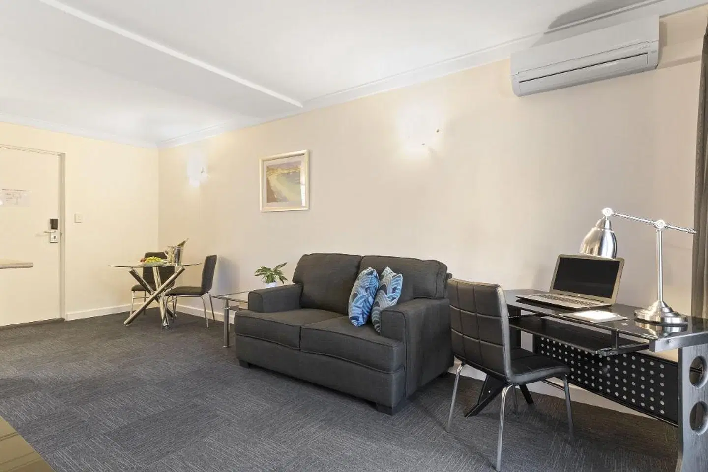 The Peninsula Riverside Serviced Apartments LOUNGE_LOBBY