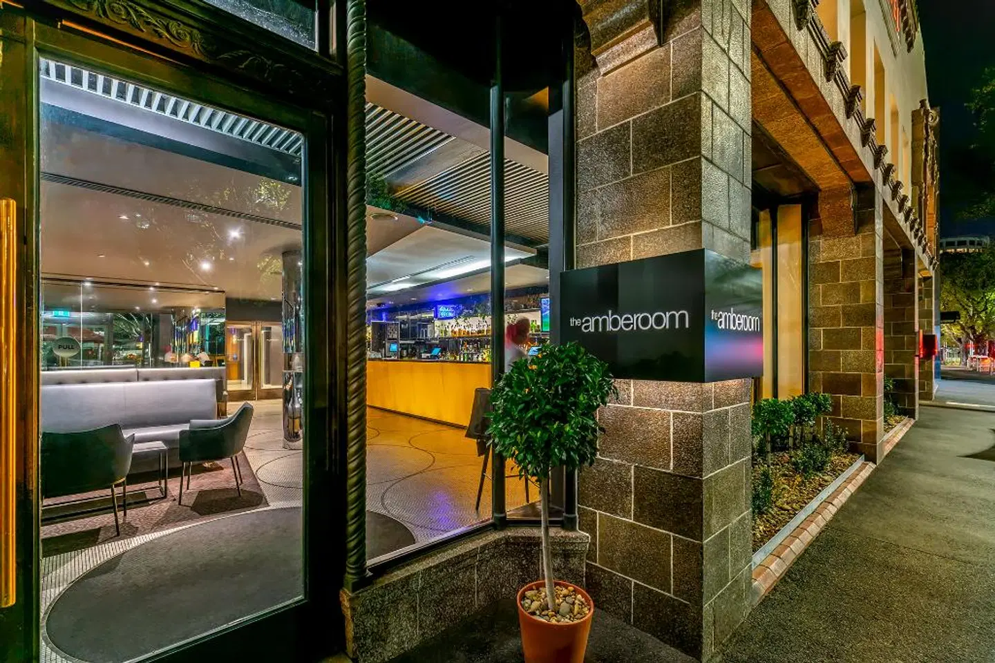 Royce Hotel LOUNGE_LOBBY