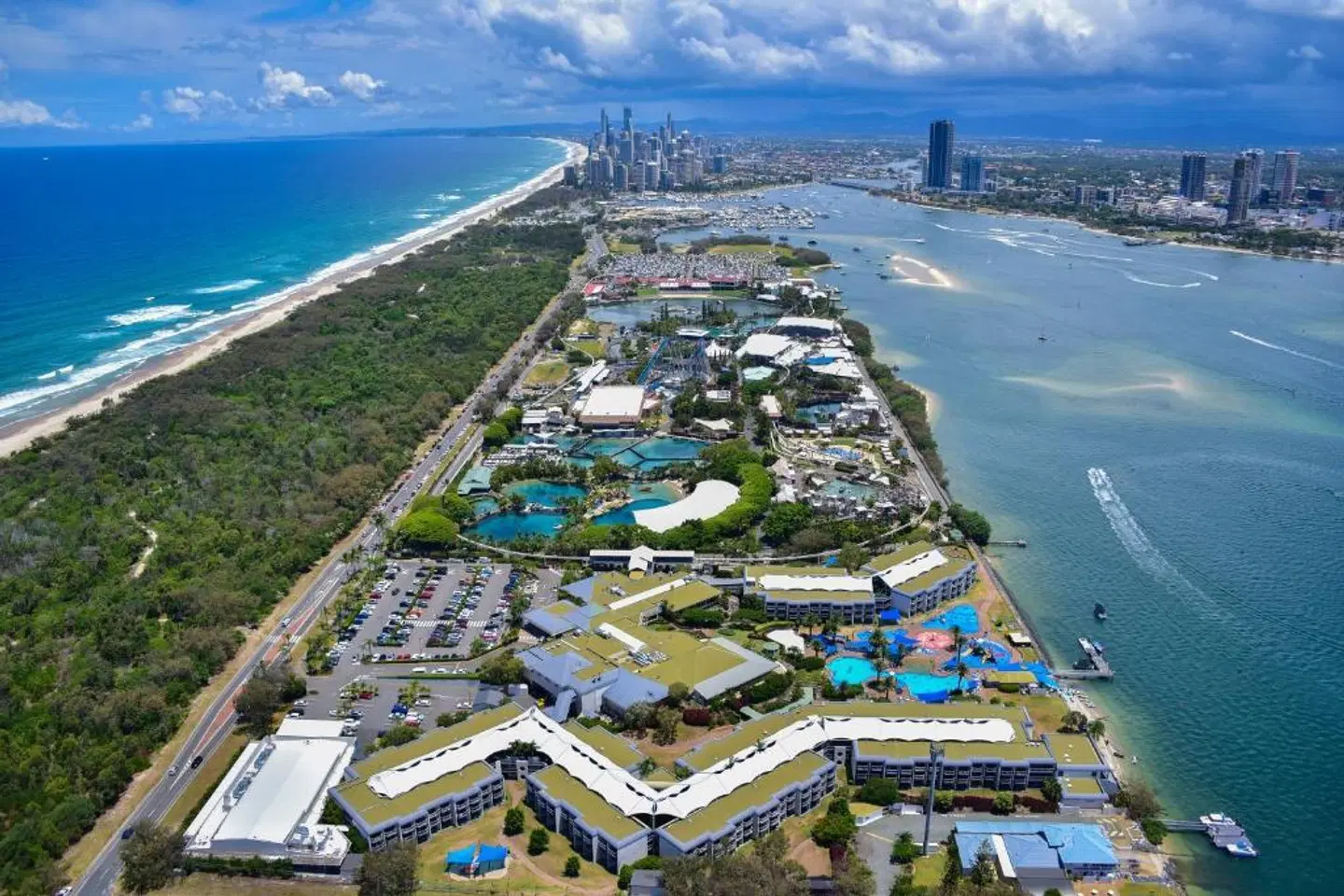Sea World Resort & Water Park EXTERIOR