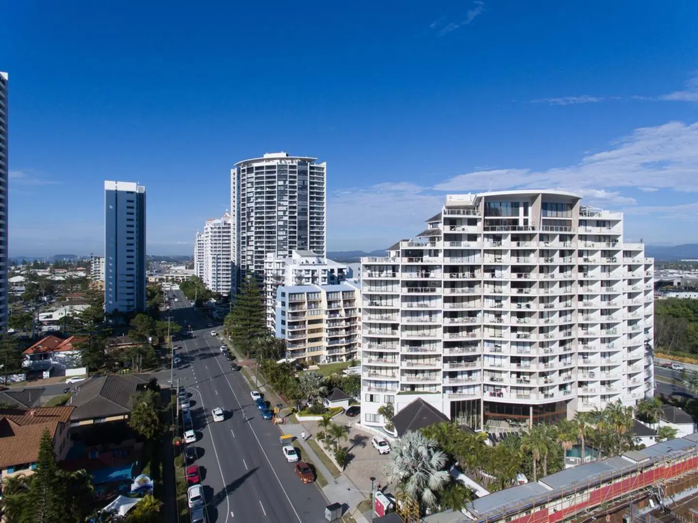 Broadbeach Savannah Hotel & Resort EXTERIOR