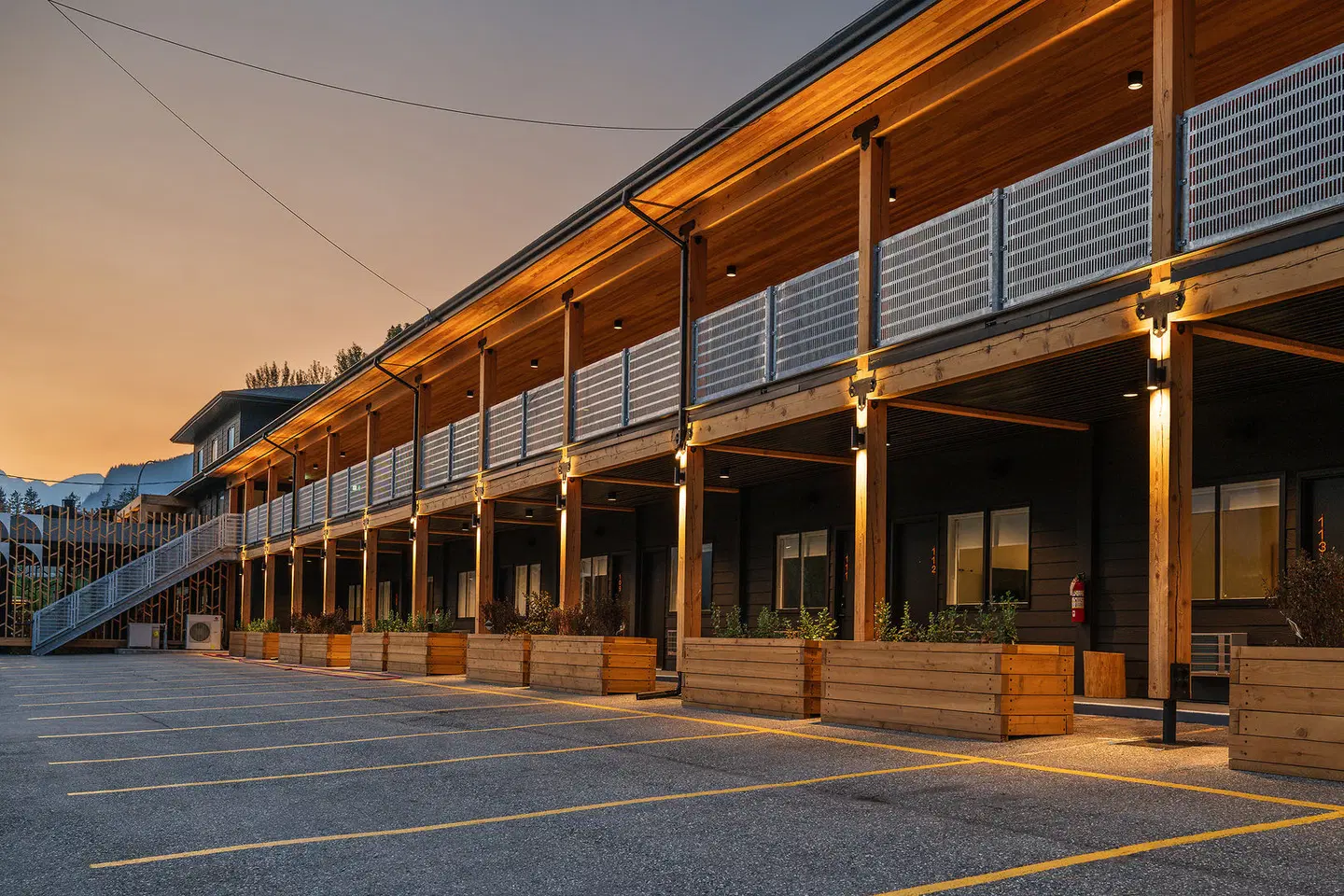 Gravity Haus Revelstoke EXTERIOR