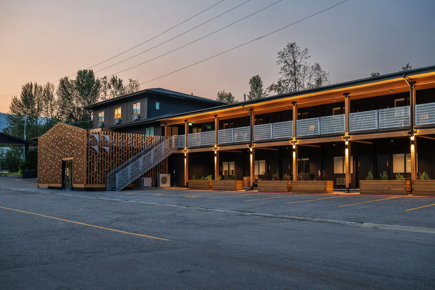 Gravity Haus Revelstoke EXTERIOR