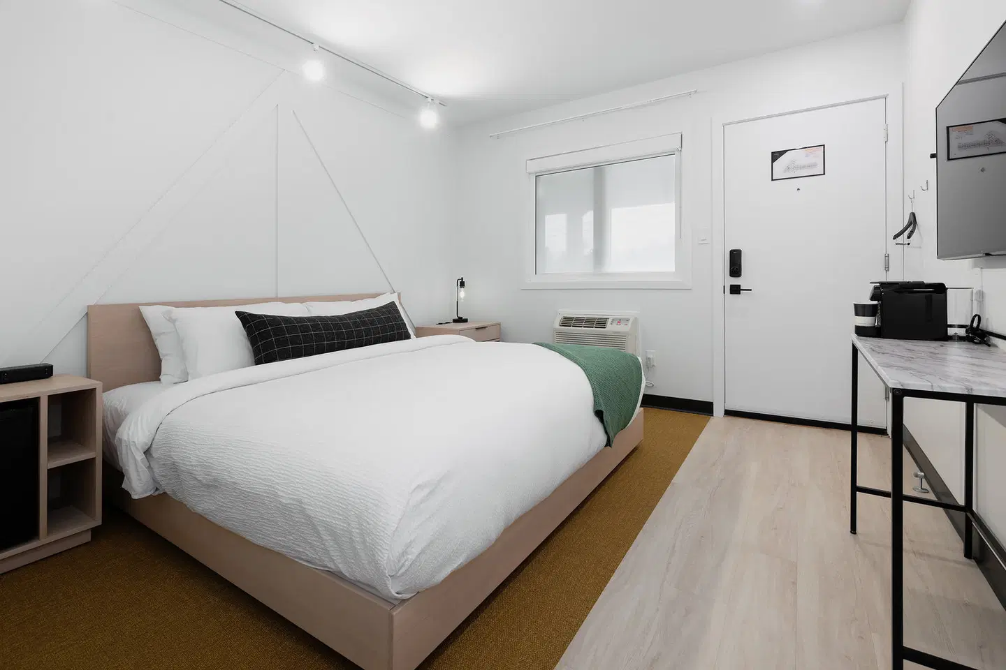 Gravity Haus Revelstoke ROOM_EXAMPLE