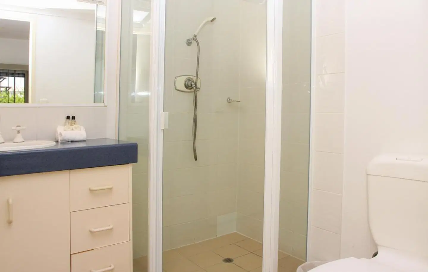 Cairns Reef Apartments & Motel Badezimmer