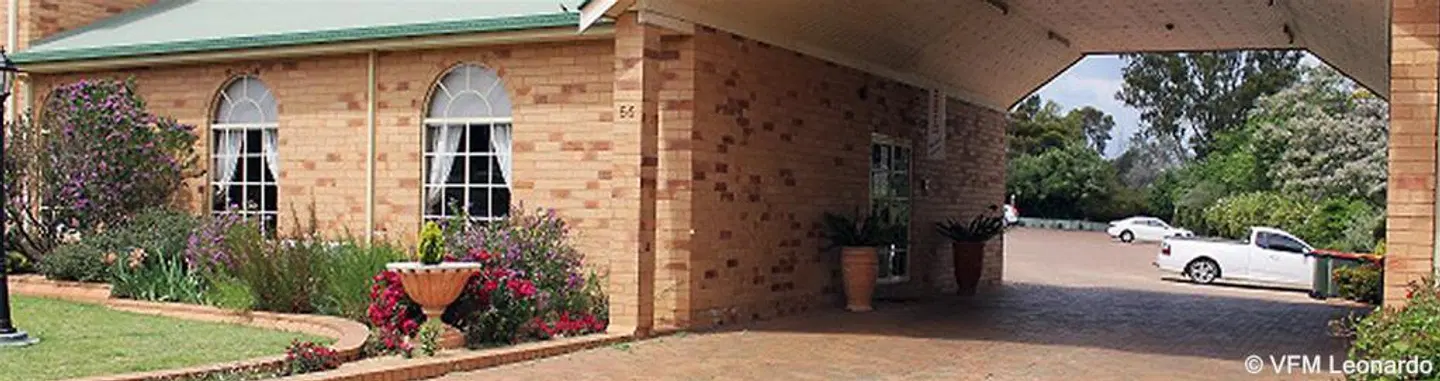 Country Comfort Parkes EXTERIOR