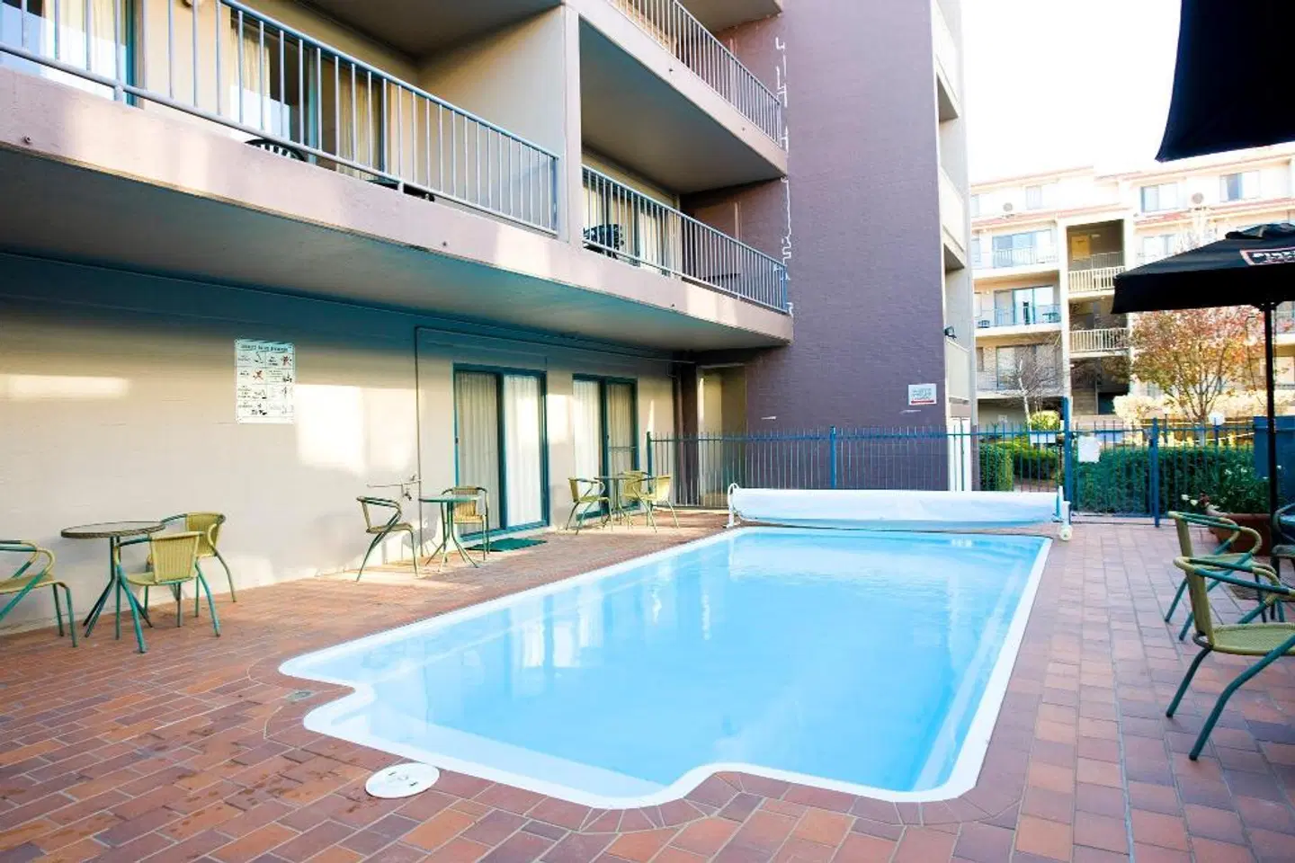 Pinnacle Apartments OUTDOOR_POOL