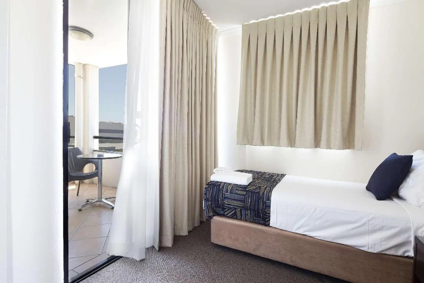 West End Central Apartments ROOM_EXAMPLE