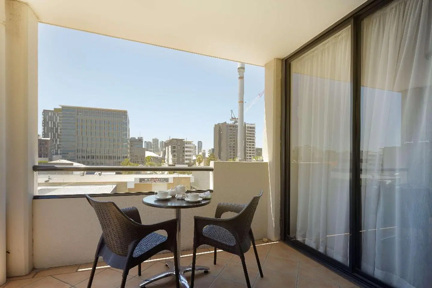 West End Central Apartments Terrasse