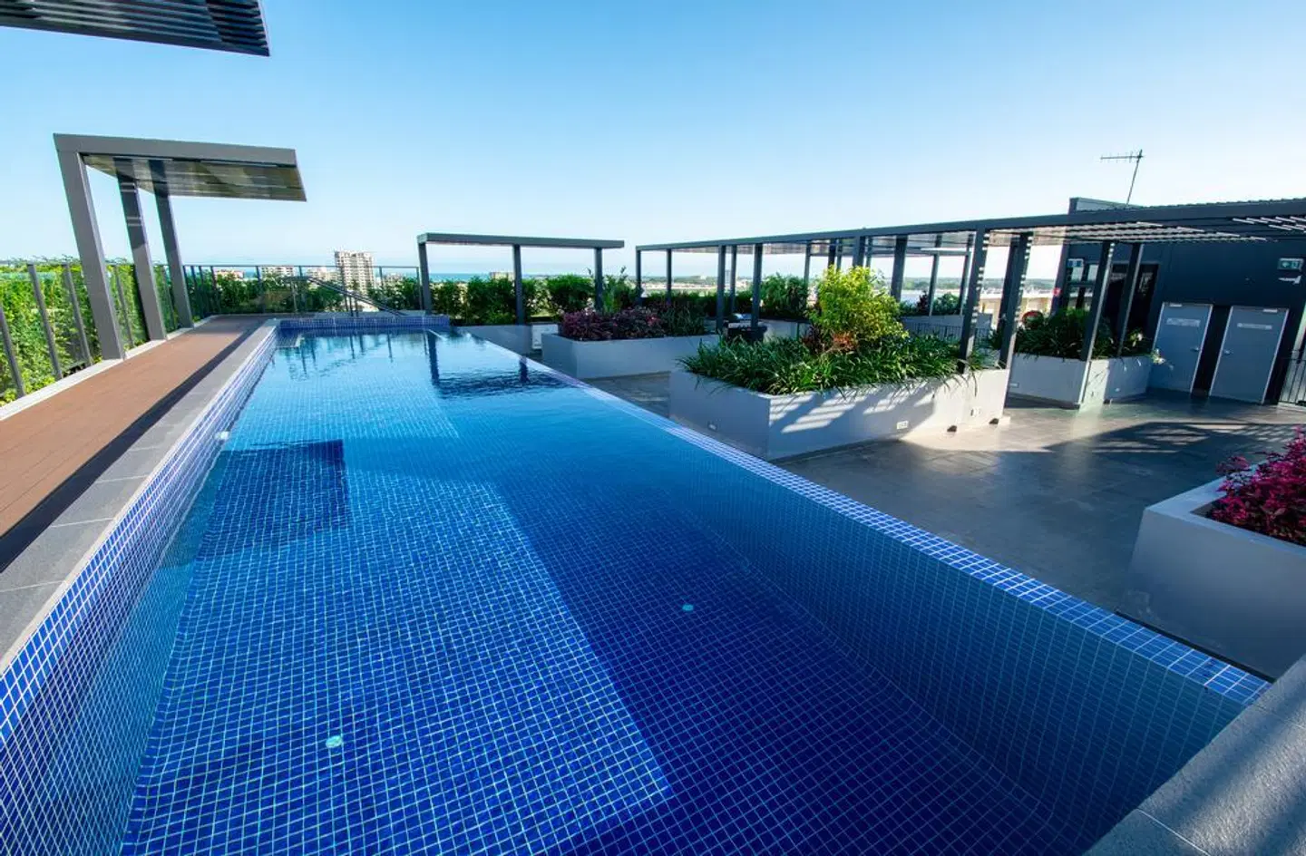 RNR Serviced Apartments Darwin OUTDOOR_POOL